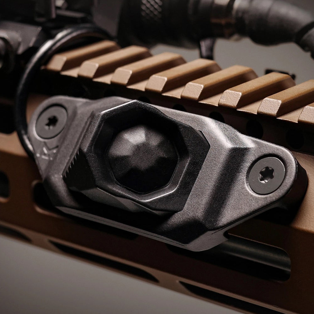 AXON™ SL M-LOK® 套件:戰術開關的低剖面整合