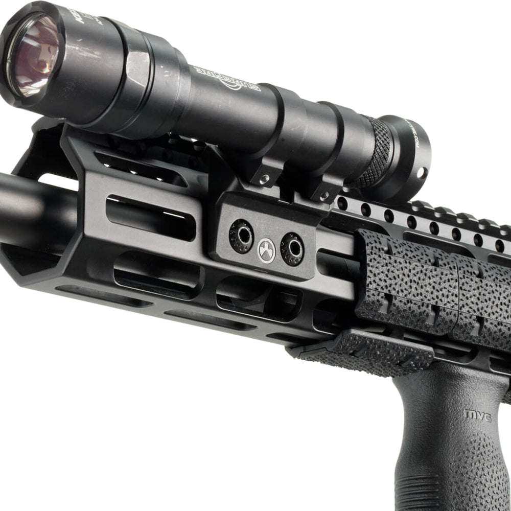 M-LOK® Offset Light Mount:極致貼合的戰術照明方案