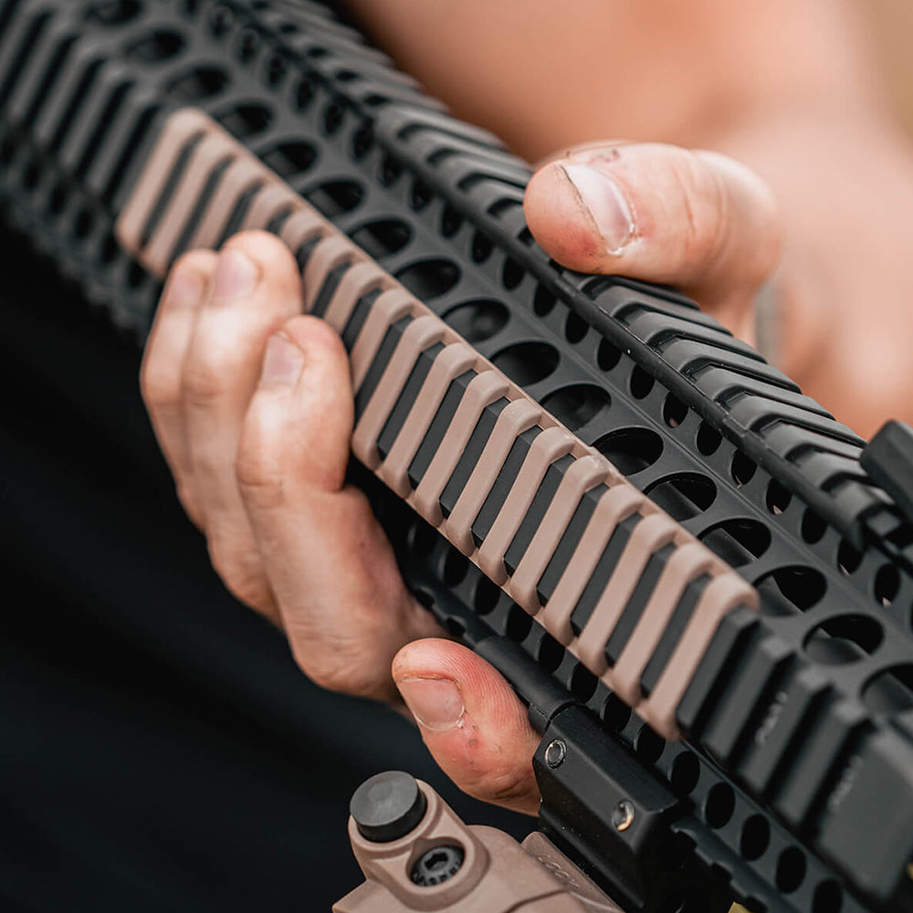 Ladder Rail Panel：定義輕量化極致的導軌保護方案