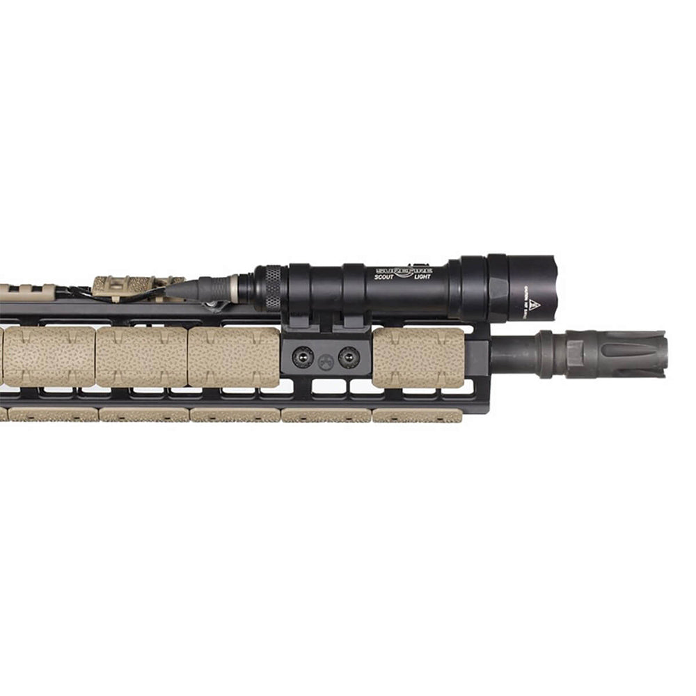 M-LOK® Offset Light Mount：極致貼合的戰術照明方案